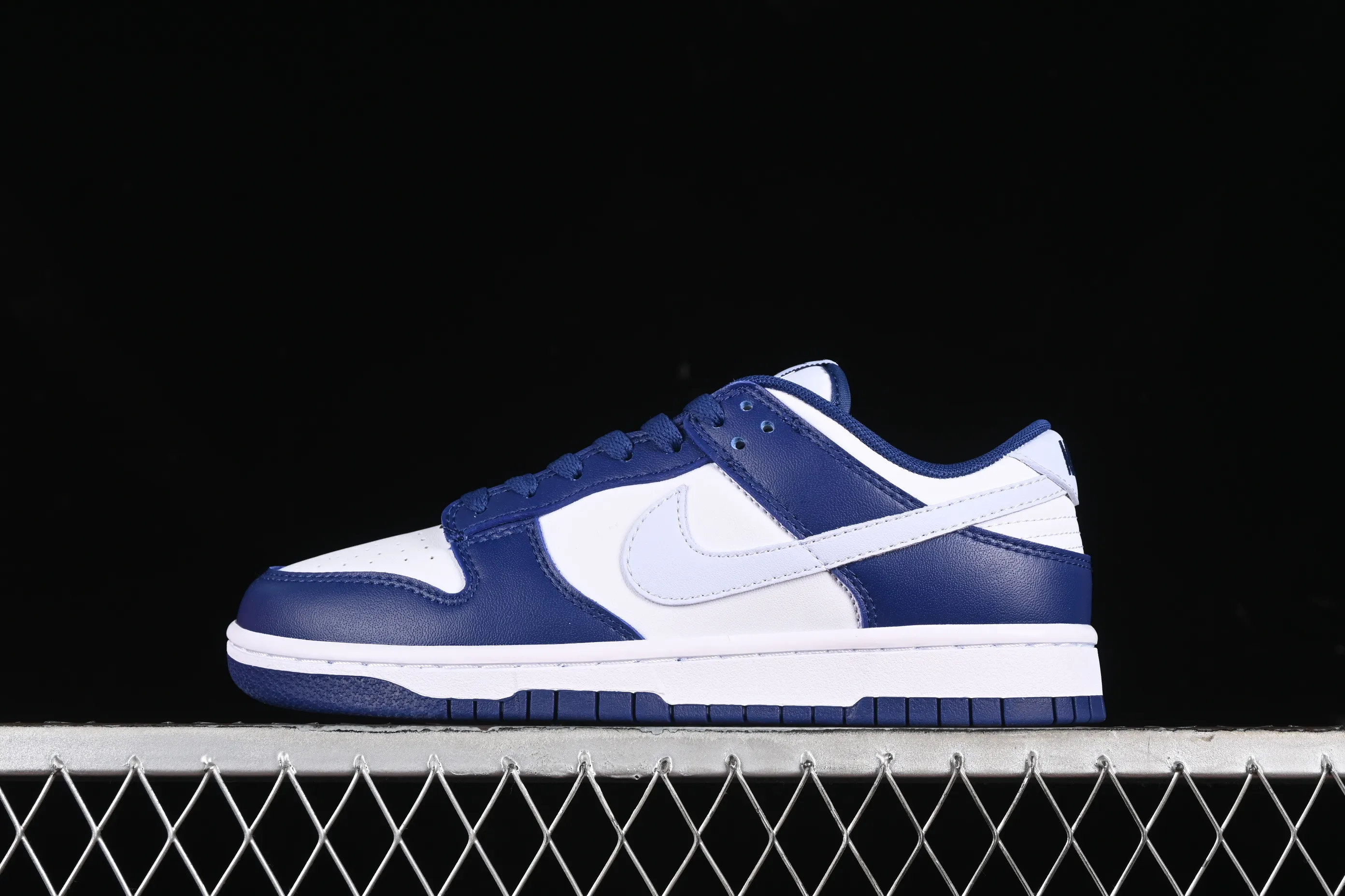 All categories Nk SB Dunk series Nk SB Dunk Low low-top sneakers Nk Dunk Low "Deep Royal Blue" blue-gray SB low-top casual sneakers DV0833-401